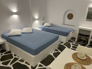 Kolmen hengen deluxe-huone | Egyptinpuuvillaiset lakanat, ylelliset vuodevaatteet