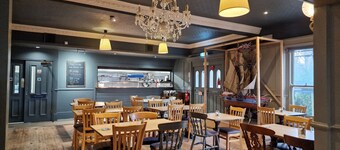 Royal Hotel, Bar & Grill