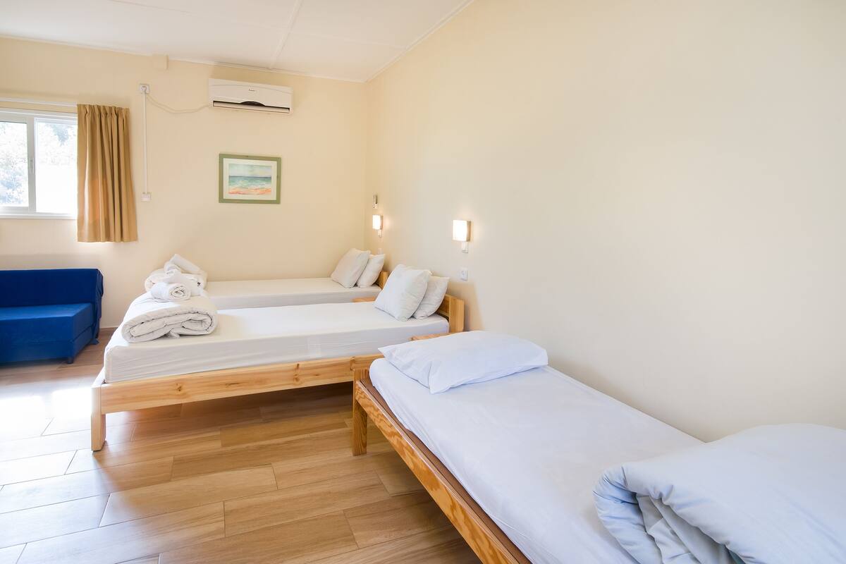 Desk, free WiFi, bed sheets