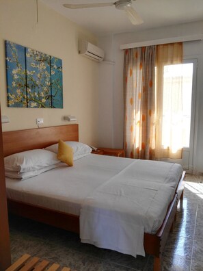 Standard Double Room | In-room safe, desk, laptop workspace, iron/ironing board - Florida Hotel (Rhodes)