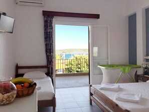 Triple Room | Free cots/infant beds, rollaway beds, free WiFi