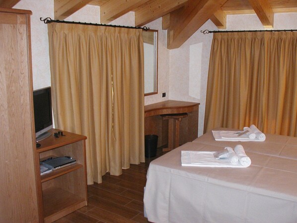 Room - Azzano Holidays Bed & Breakfast (Tremezzina)