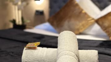 Single Room, Private Bathroom | Hypo-allergenic bedding, desk, blackout curtains, iron/ironing board