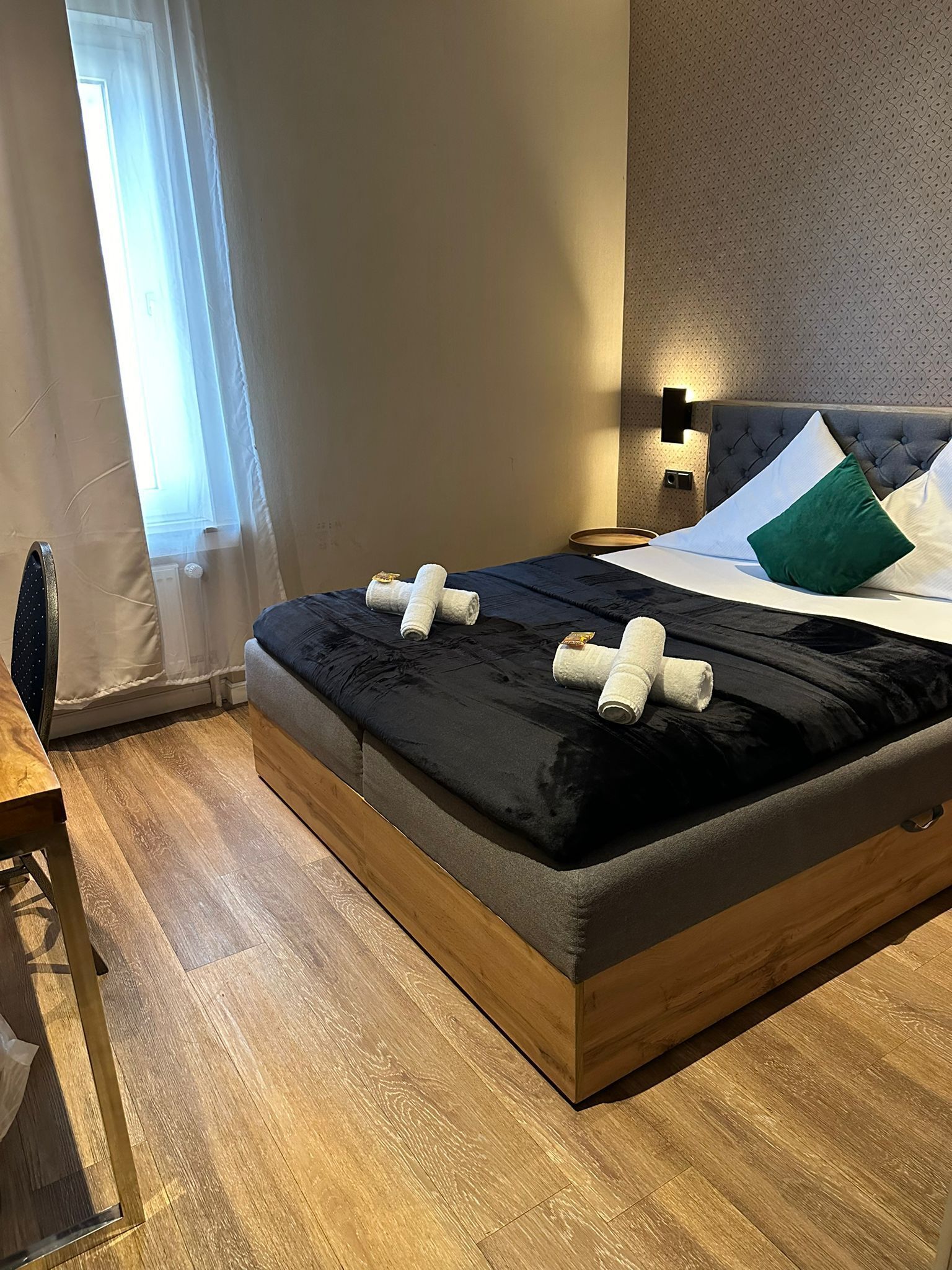 Chambre simple, salle de bain privée | Literie hypoallergénique, bureau, rideaux d’obscurcissement