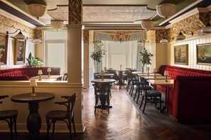 Dinner served, Italian cuisine