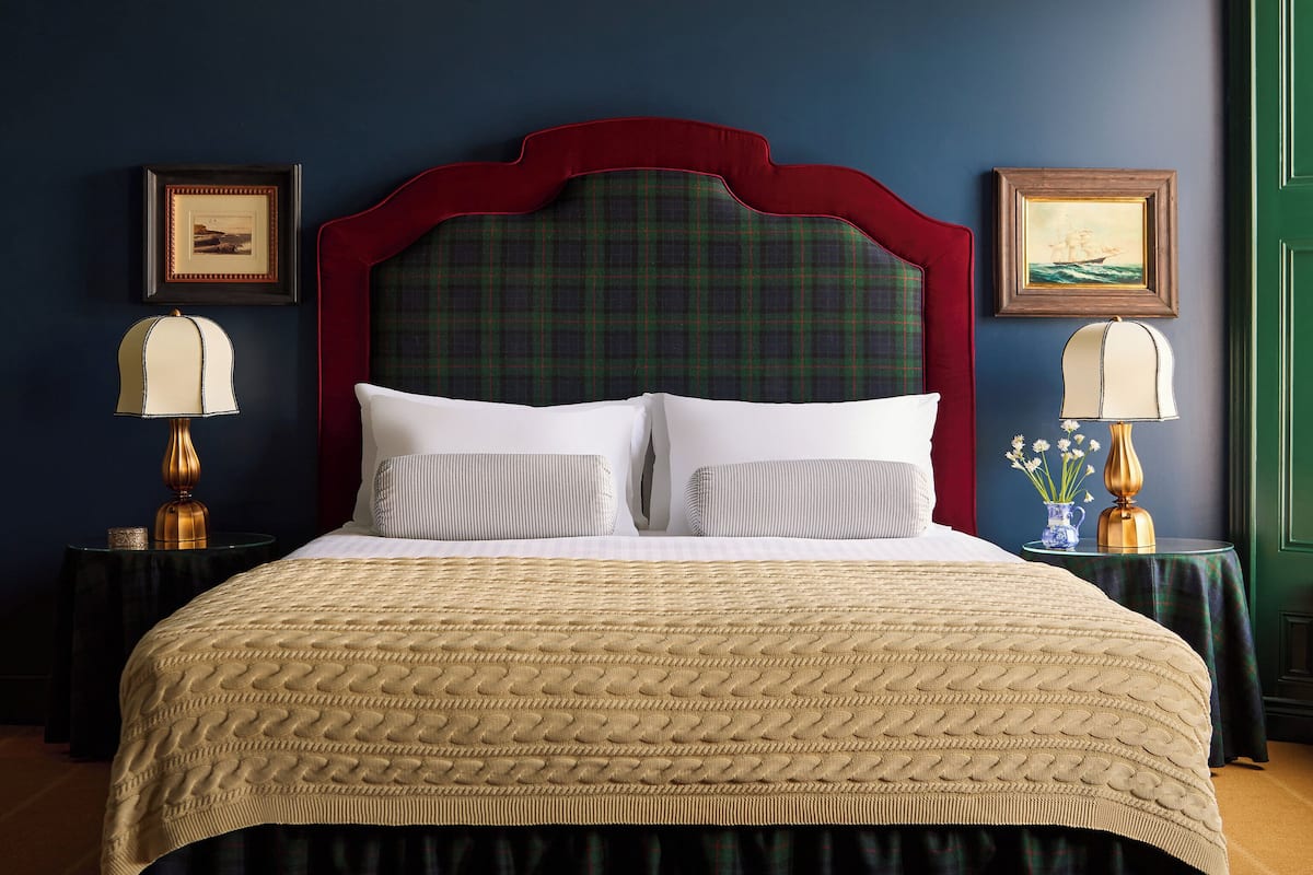 Habitación estándar, 1 cama King size | Ropa de cama de alta calidad y minibar