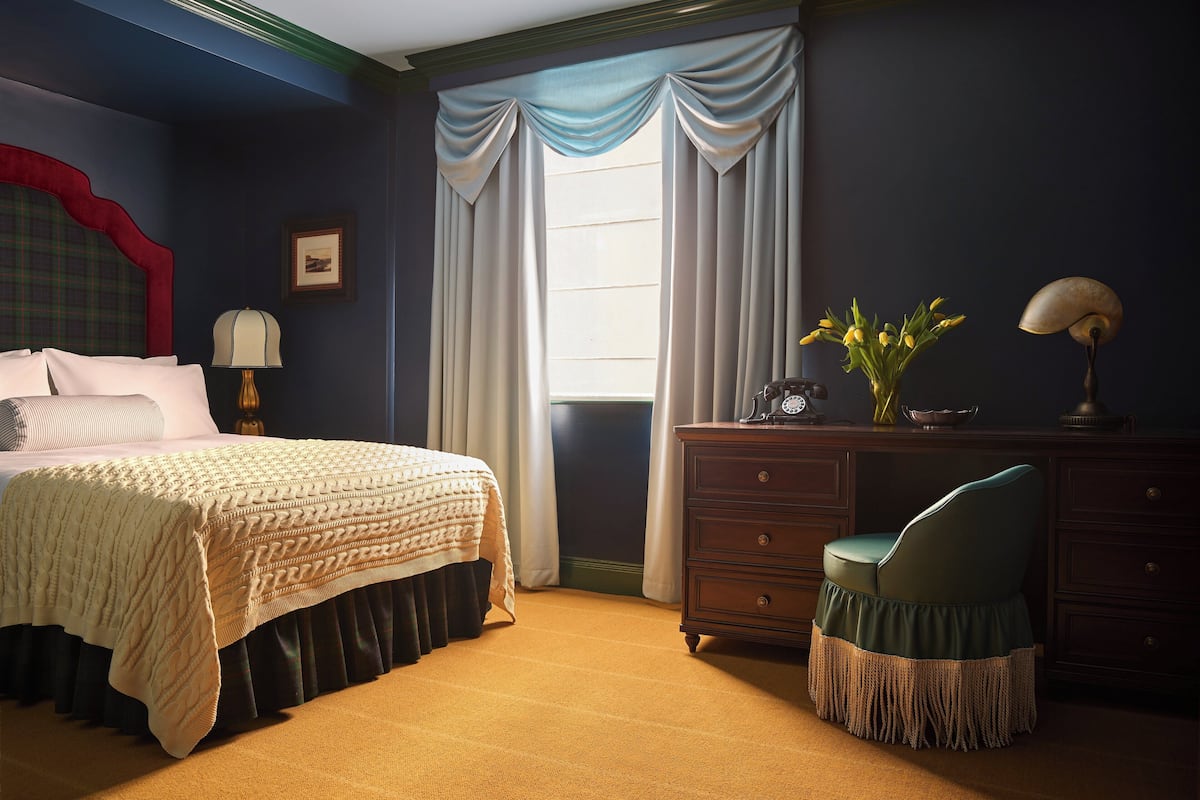 Habitación estándar, 1 cama matrimonial | Ropa de cama de alta calidad y minibar