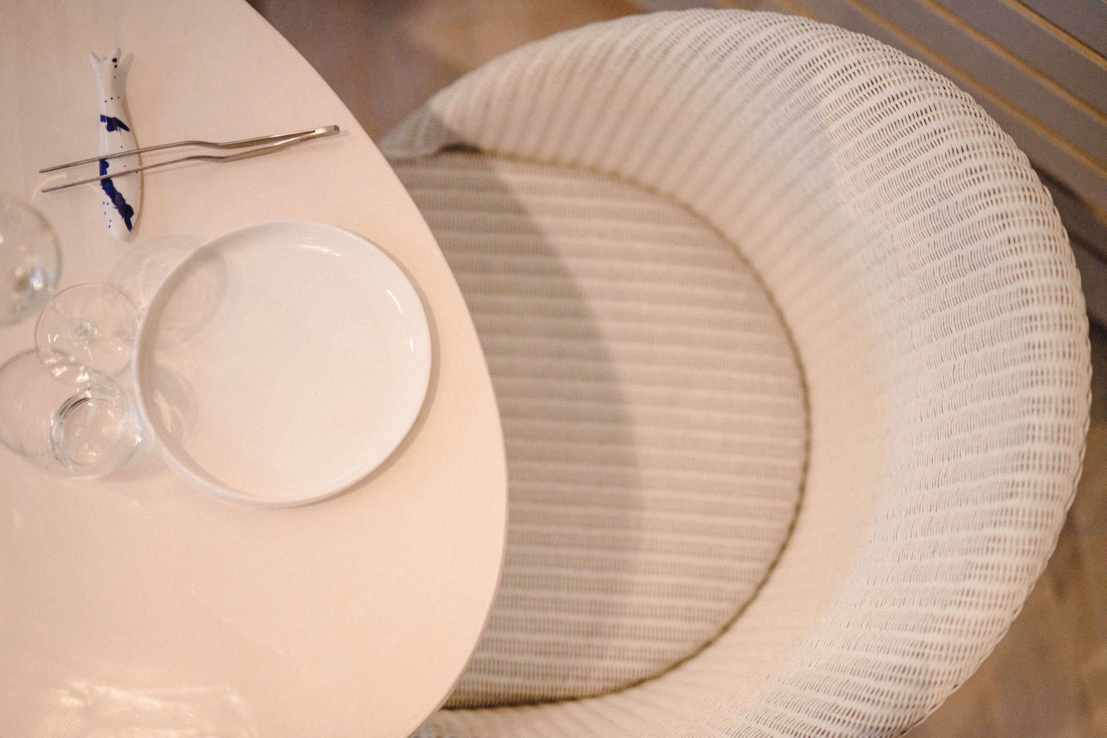 2 restaurants, breakfast, lunch, dinner served; international cuisine