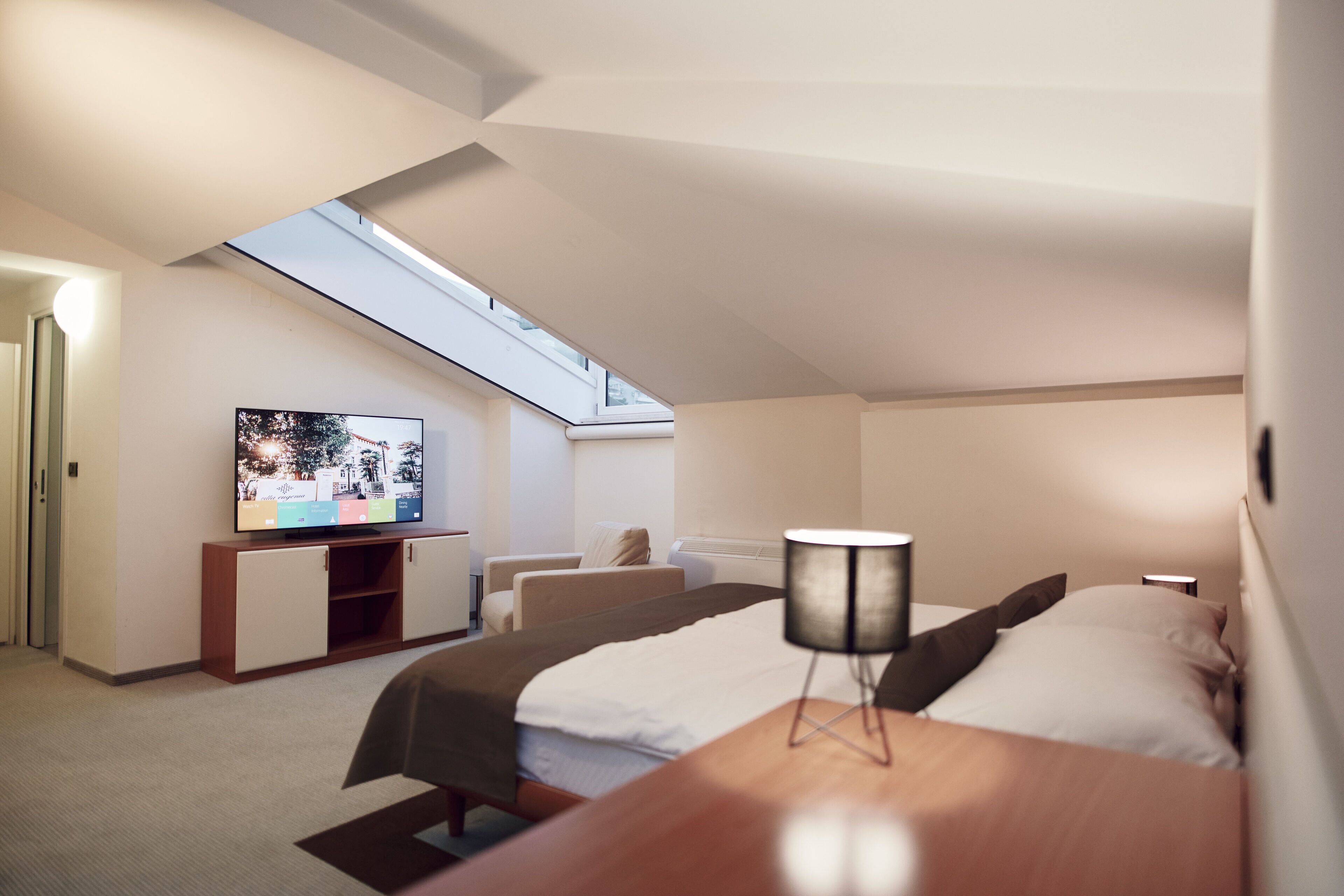 1 bedroom, premium bedding, minibar, in-room safe