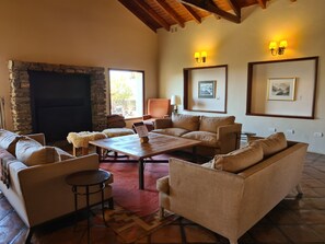 Interior detail - Viñas de Cafayate Wine Resort (Cafayate)
