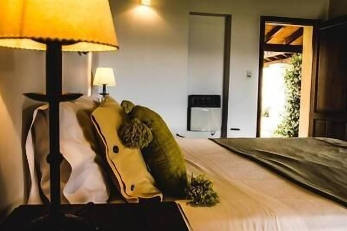 Egyptian cotton sheets, premium bedding, down comforters, pillowtop beds