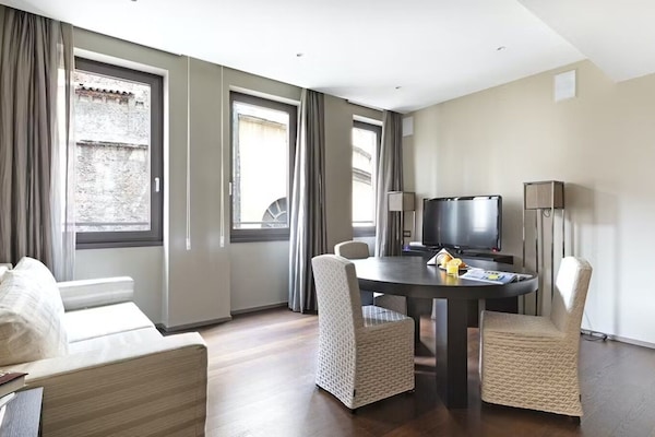 Suite Exécutive | Coin séjour | Télévision LCD, station d'accueil MP3