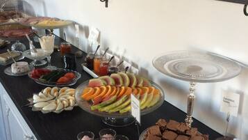 Ilmainen päivittäinen buffetaamiainen