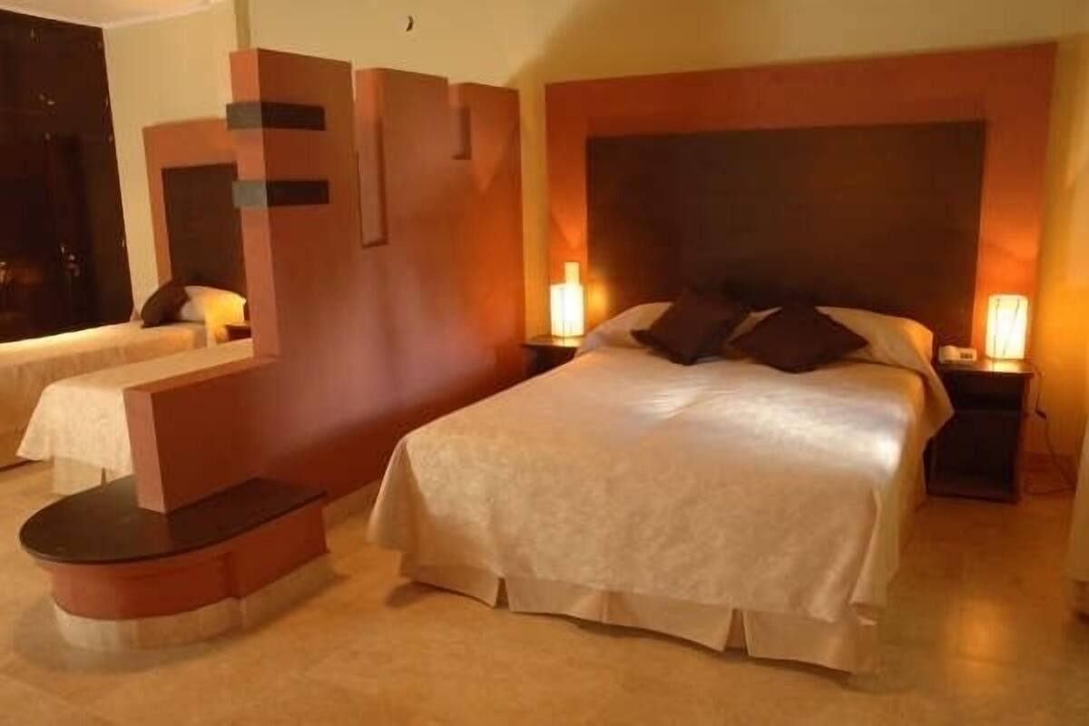 quadruple room | desk, free wifi