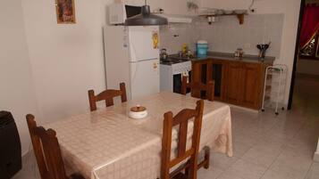 Apartment (For 3 People) | In-room dining