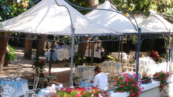 Local cuisine - Hotel Pensione Moderna (Bonassola)