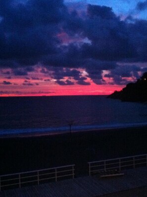 Beach nearby - Hotel Pensione Moderna (Bonassola)