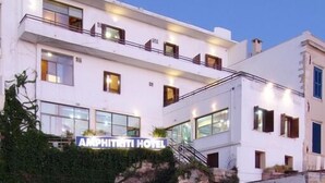 Exterior detail - Amphitriti Hotel (Chania)