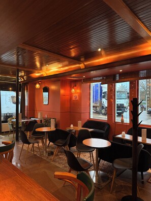 Restaurant - Brit Hotel L'Arrivée Guingamp (Guingamp)