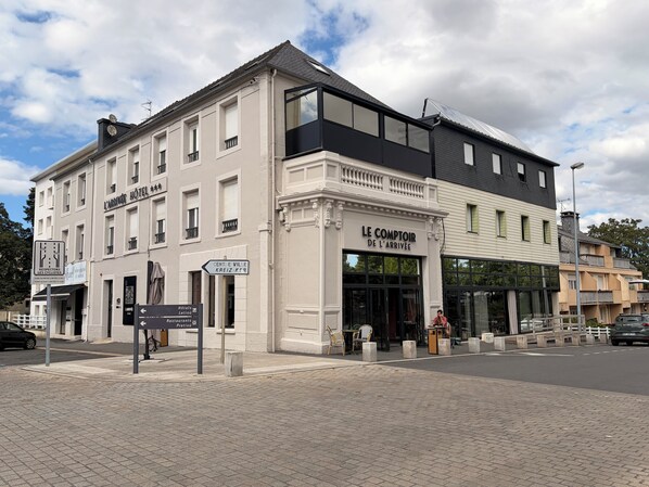 Exterior - Brit Hotel L'Arrivée Guingamp (Guingamp)