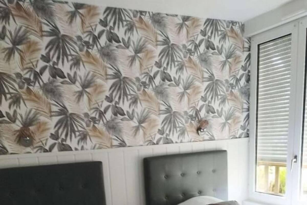 Classic Twin Room, 2 Twin Beds | Desk, iron/ironing board, bed sheets