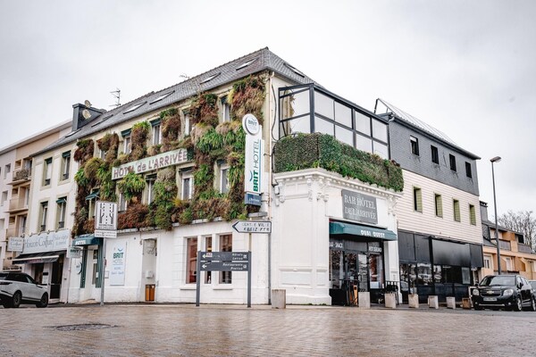 Brit Hotel L'arrivée Guingamp - Guingamp
