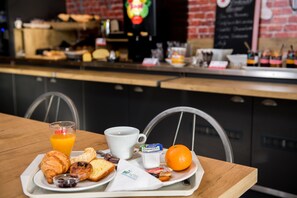 Desayuno buffet todos los días (con cargo)