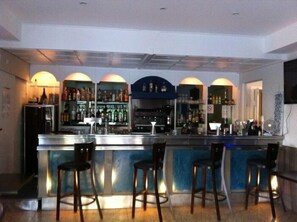 بار (في المنشاة)