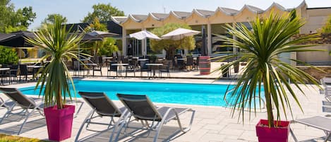 Piscine extérieure (ouverte en saison)