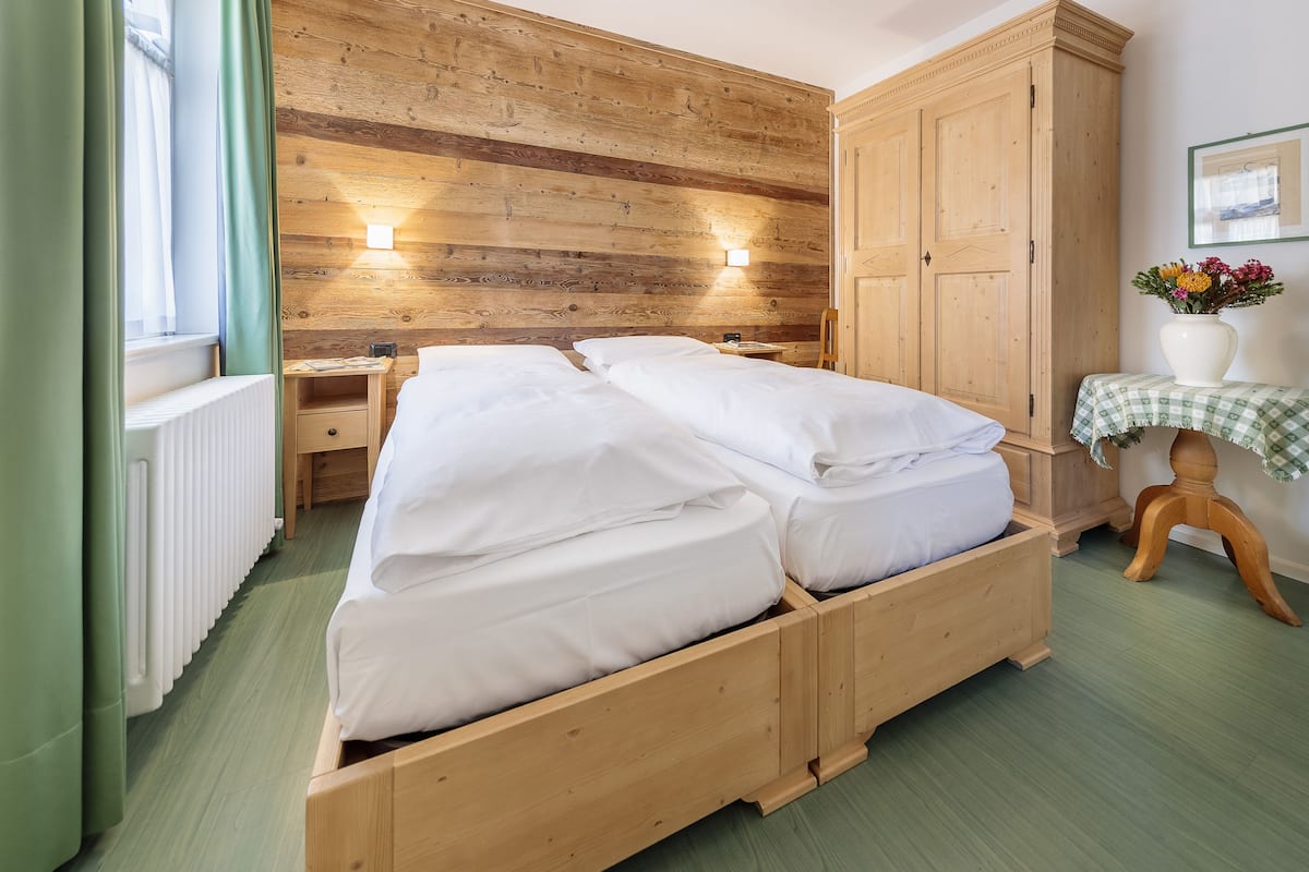 Chambre Double | 1 chambre, rideaux occultants