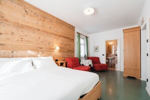 Family Room | Blackout drapes - Hotel Oasi (Cortina d'Ampezzo)