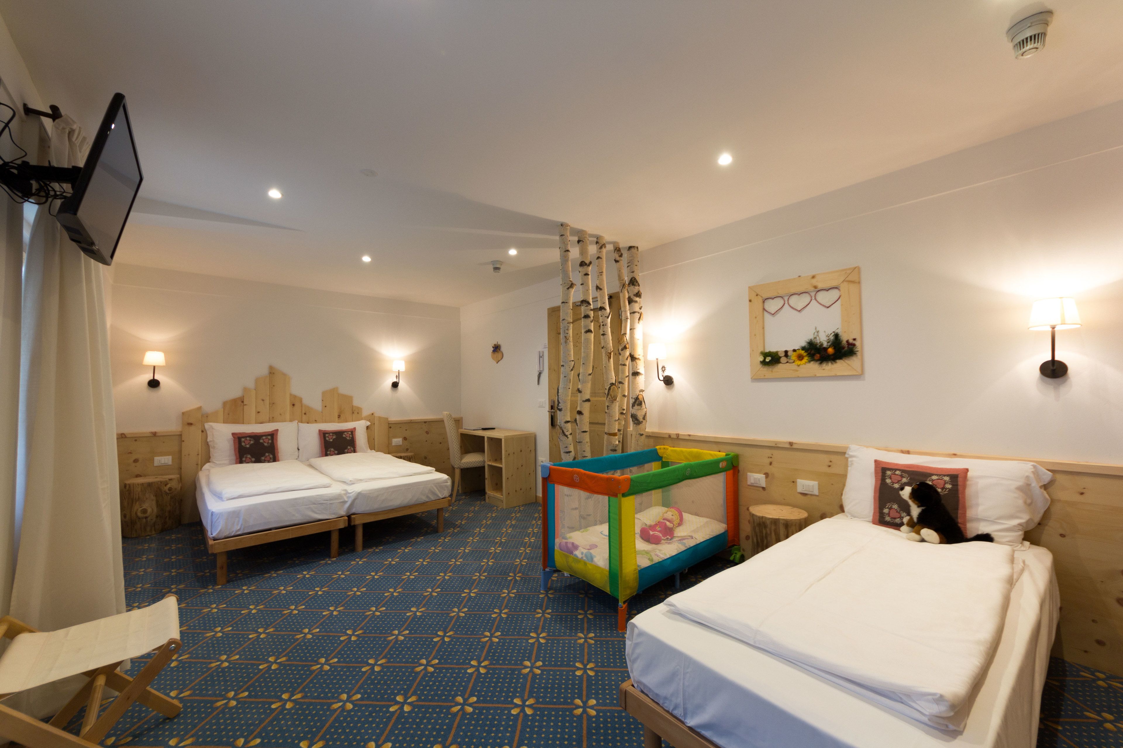 standard quadruple room, mountain view | children’s theme room