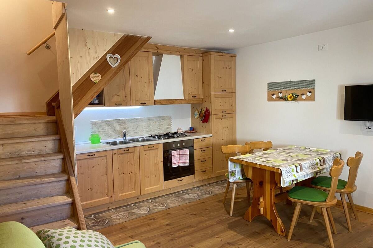 traditional condo, 1 bedroom, non smoking | private kitchen | cookware/dishes/utensils, freezer