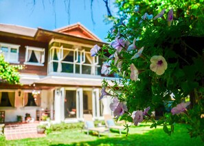 Mặt tiền nơi lưu trú