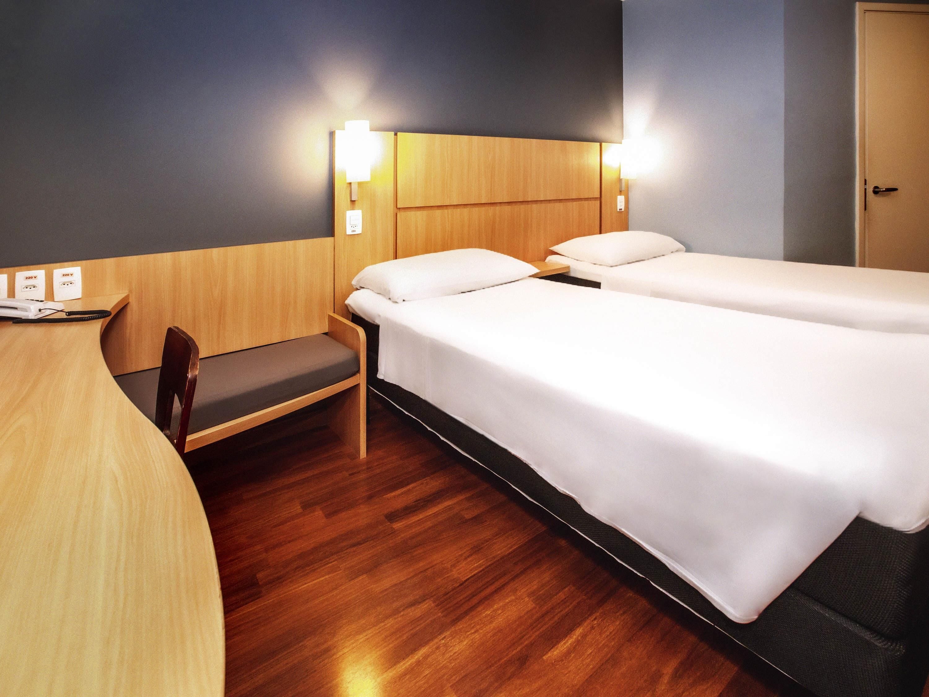 Standard Twin Room, 2 Single Beds | Minibar, in-room safe, desk, blackout curtains