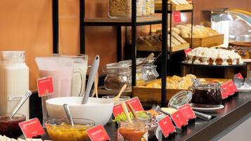 S'hi serveixen esmorzars i sopars