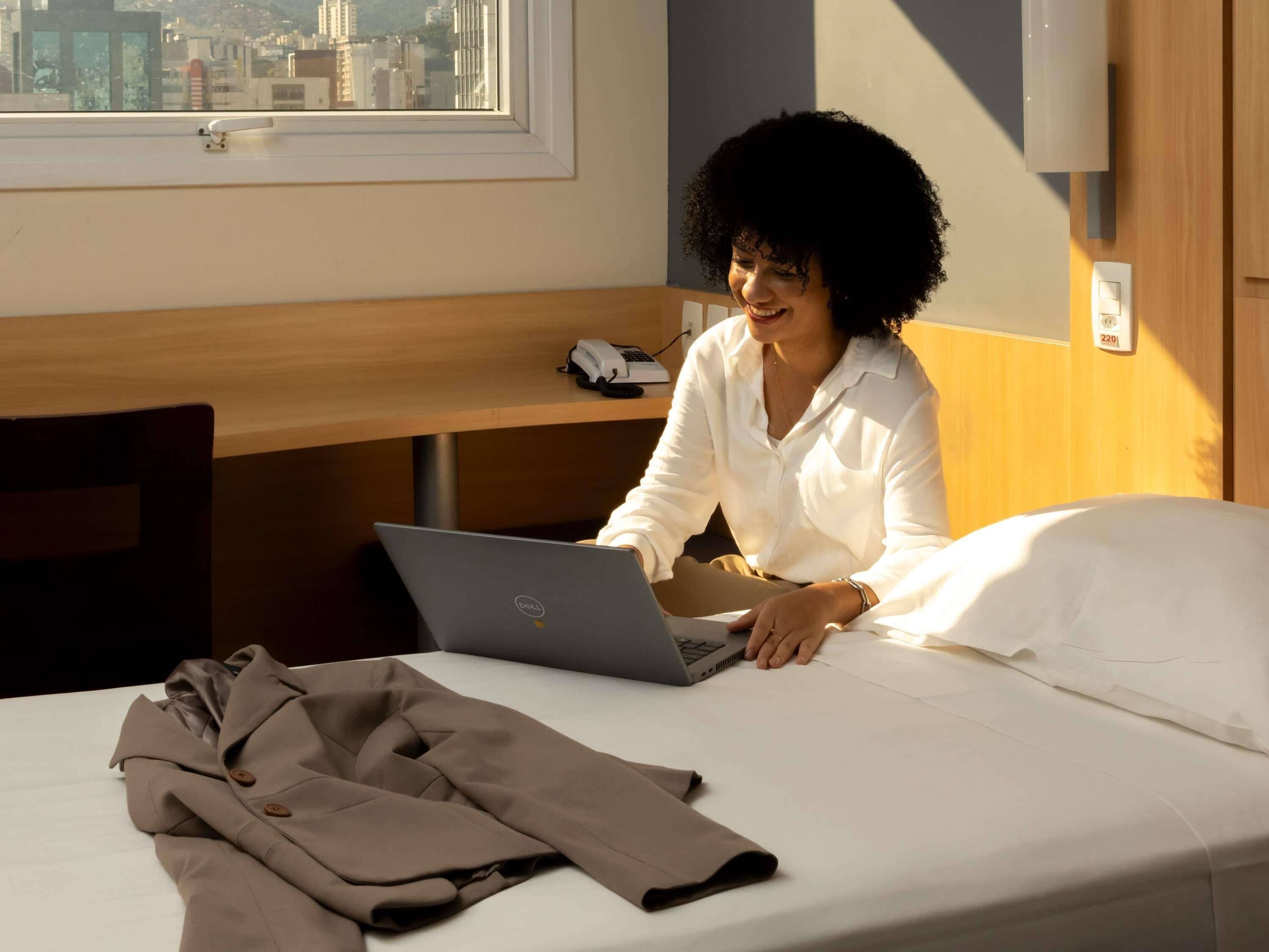 Standard Twin Room, 2 Twin Beds | Minibar, in-room safe, desk, blackout drapes