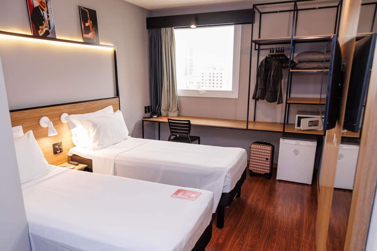 Superior Room, 2 Twin Beds | Minibar, in-room safe, desk, blackout drapes
