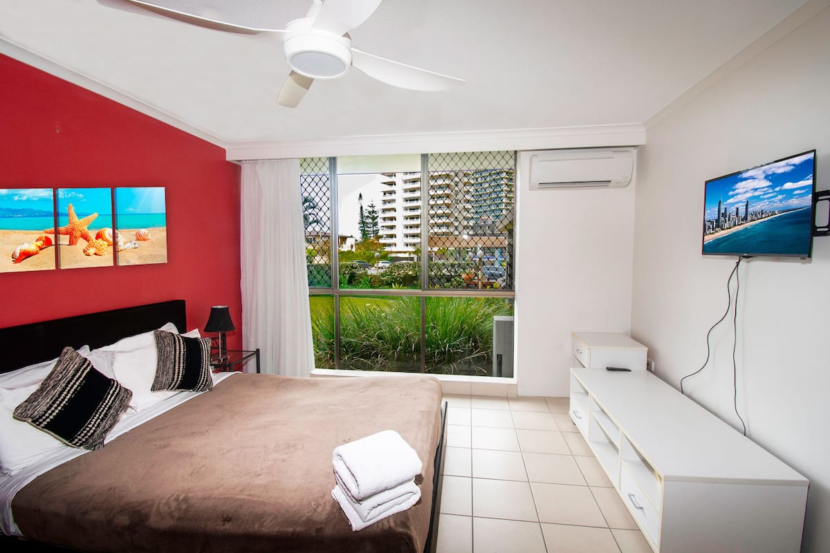 In-room safe, desk, blackout drapes, soundproofing