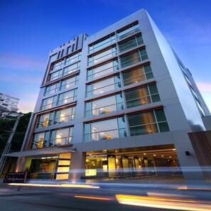Front of property - Amora NeoLuxe Hotel (Bangkok)