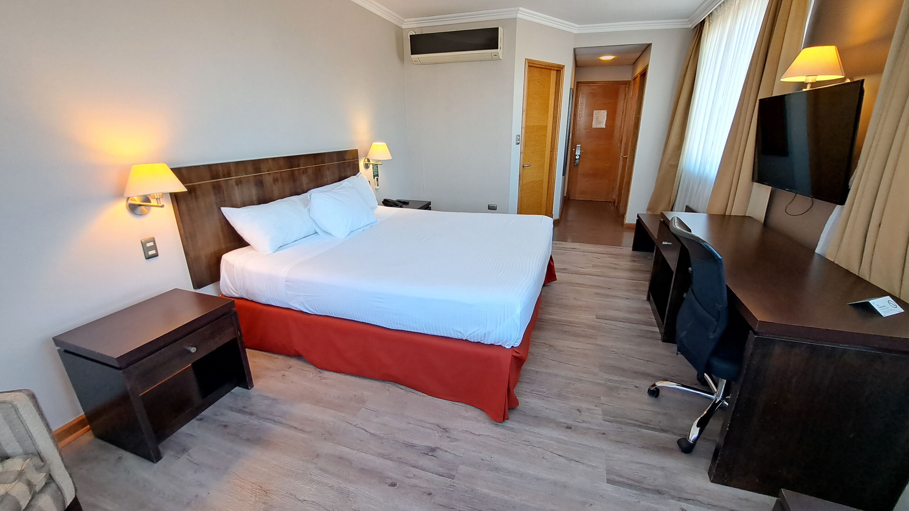 standard double room | minibar, in-room safe, desk, free wifi