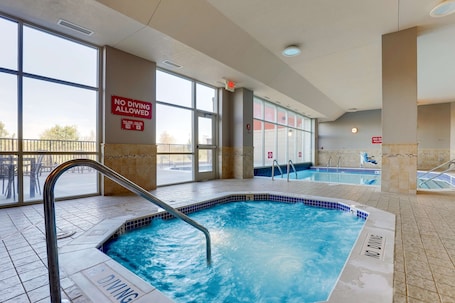 Indoor pool, outdoor pool. Drury Inn & Suites Kansas City Independence