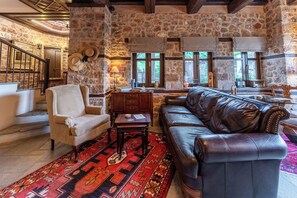 Flat-screen TV, fireplace - To Palio Litohoro (Dio-Olympos)