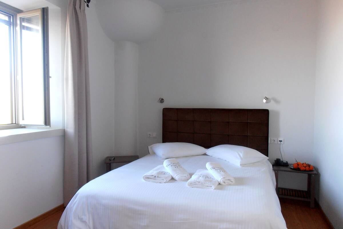 Classic Double Room | Egyptian cotton sheets, premium bedding, minibar, in-room safe