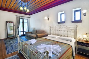 고급 침구, 오리/거위털 이불, 무료 미니바 품목, 책상