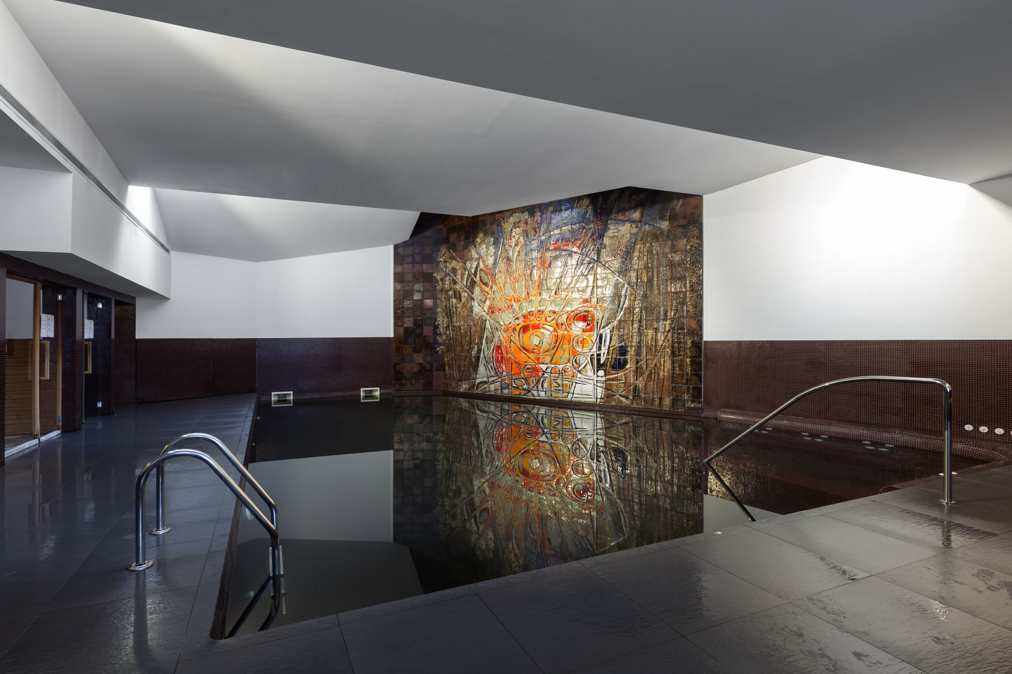 indoor pool, open 8:00 am to 8 pm, pool loungers