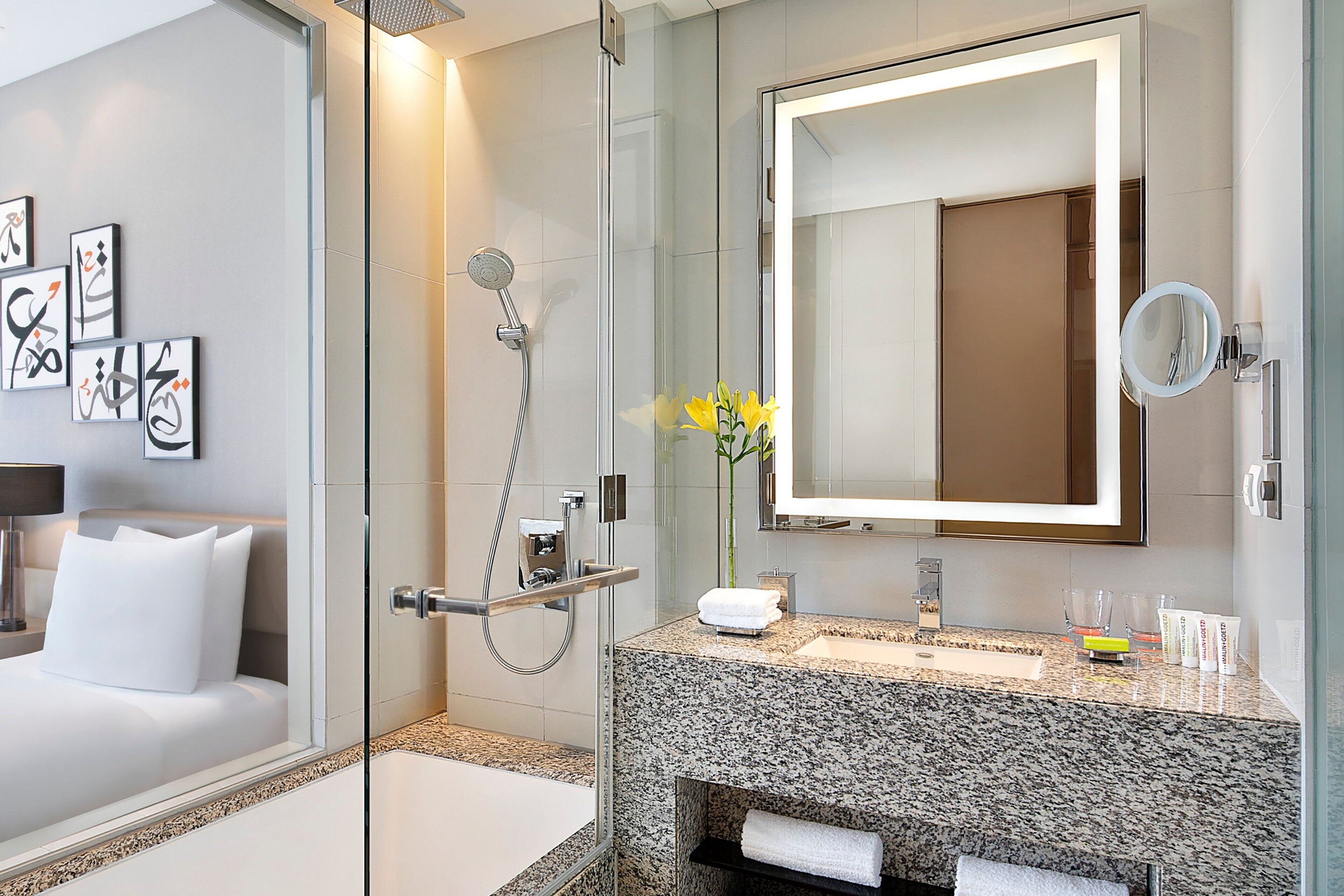 superior room, 2 single beds | bathroom | free toiletries, hair dryer, bathrobes, slippers