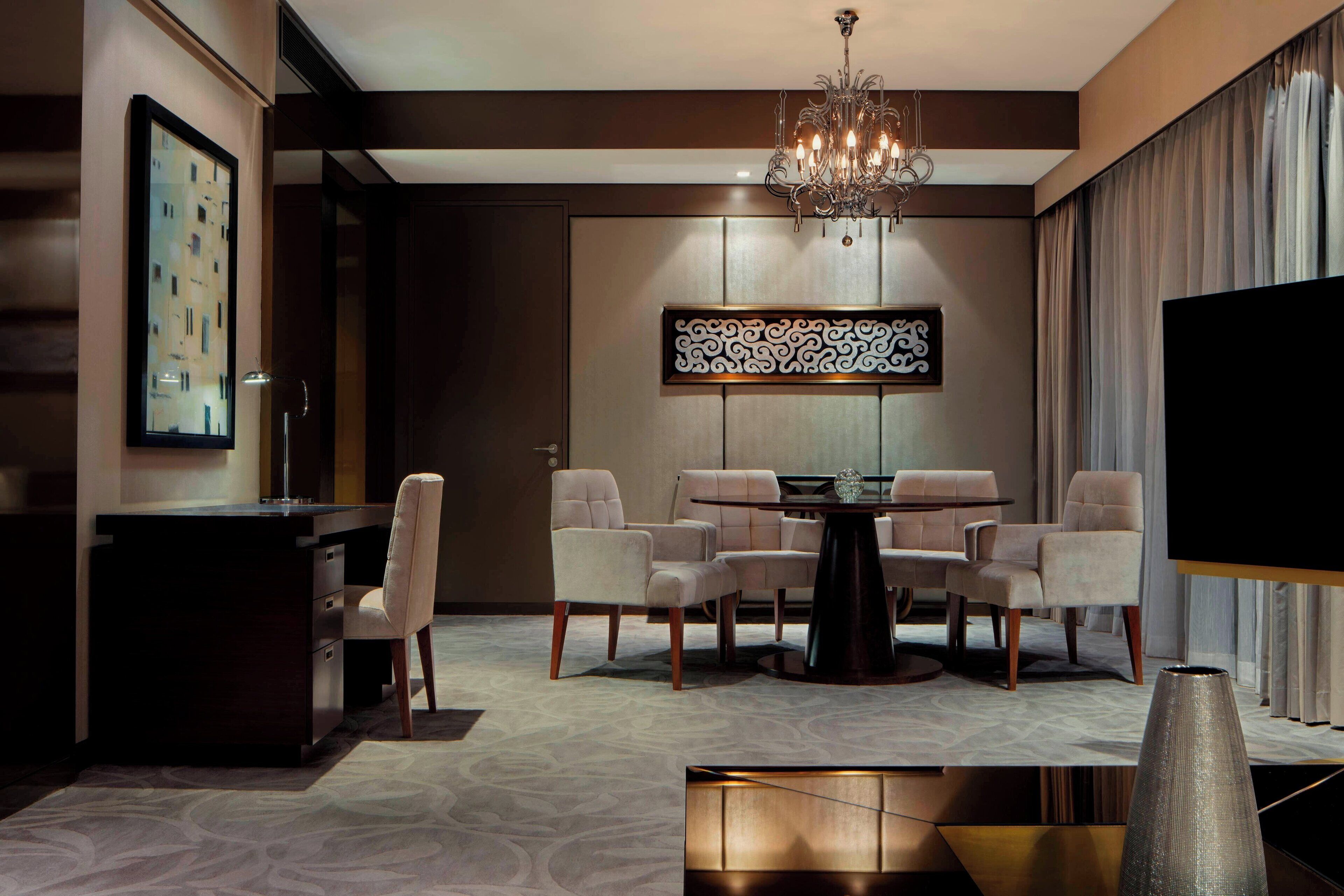 suite, 1 bedroom | living room | 32-inch lcd tv with satellite channels, tv, pay films