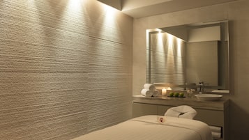 Sauna, hot tub, hot stone massages, deep-tissue massages