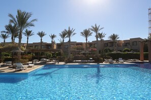 Outdoor pool - Tamra Beach Resort (Sharm El Sheikh)